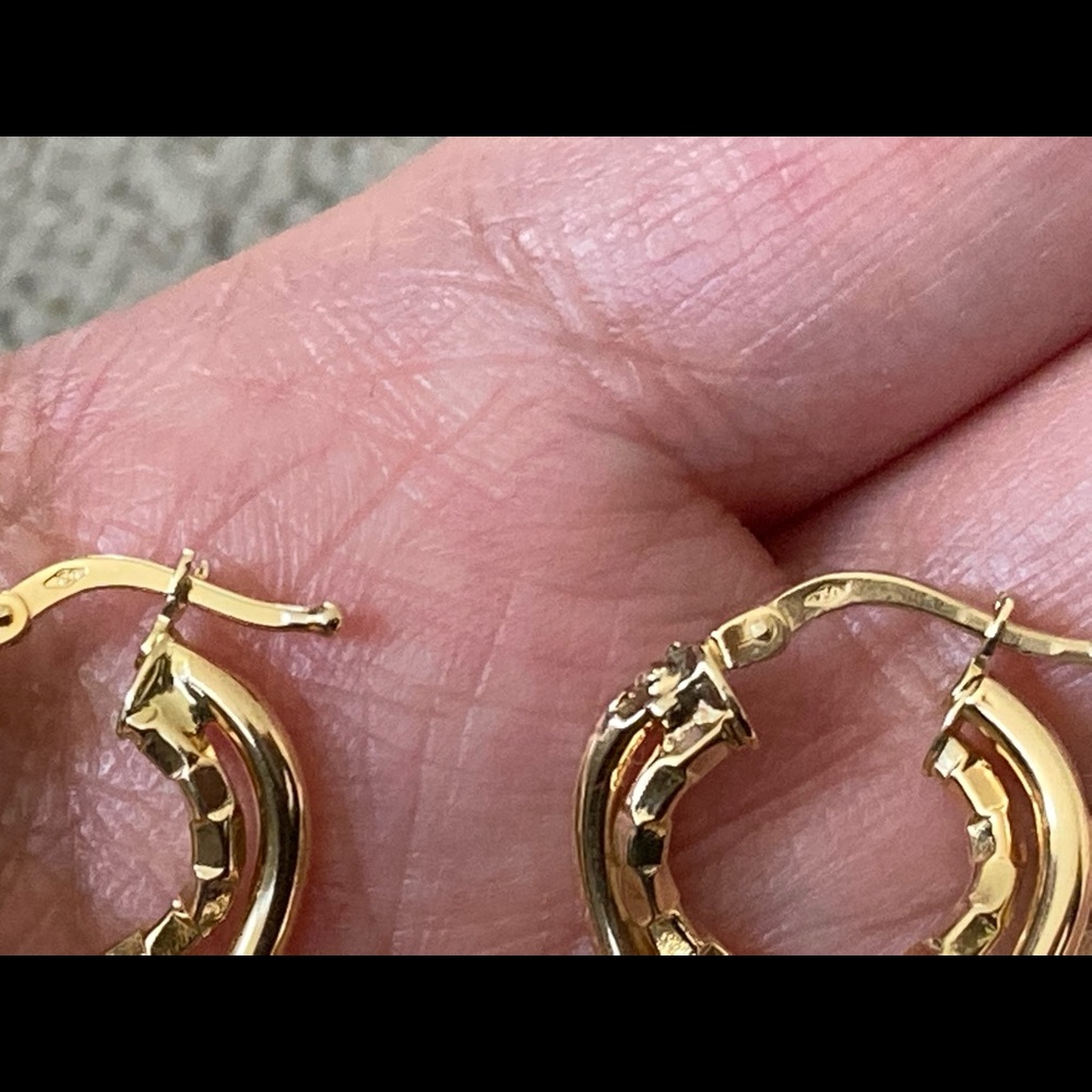 Authentic 18k/750 Real Gold Very Unique Double Infini… Gem